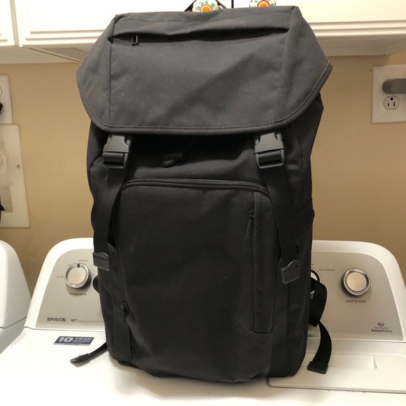 lululemon command the day backpack